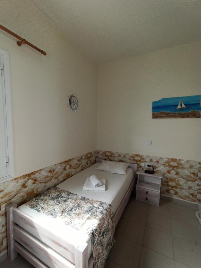 Peaceful Bay Hotel Megas Gialos - Nites Bagian luar foto