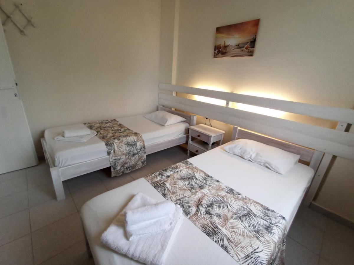 Peaceful Bay Hotel Megas Gialos - Nites Bagian luar foto