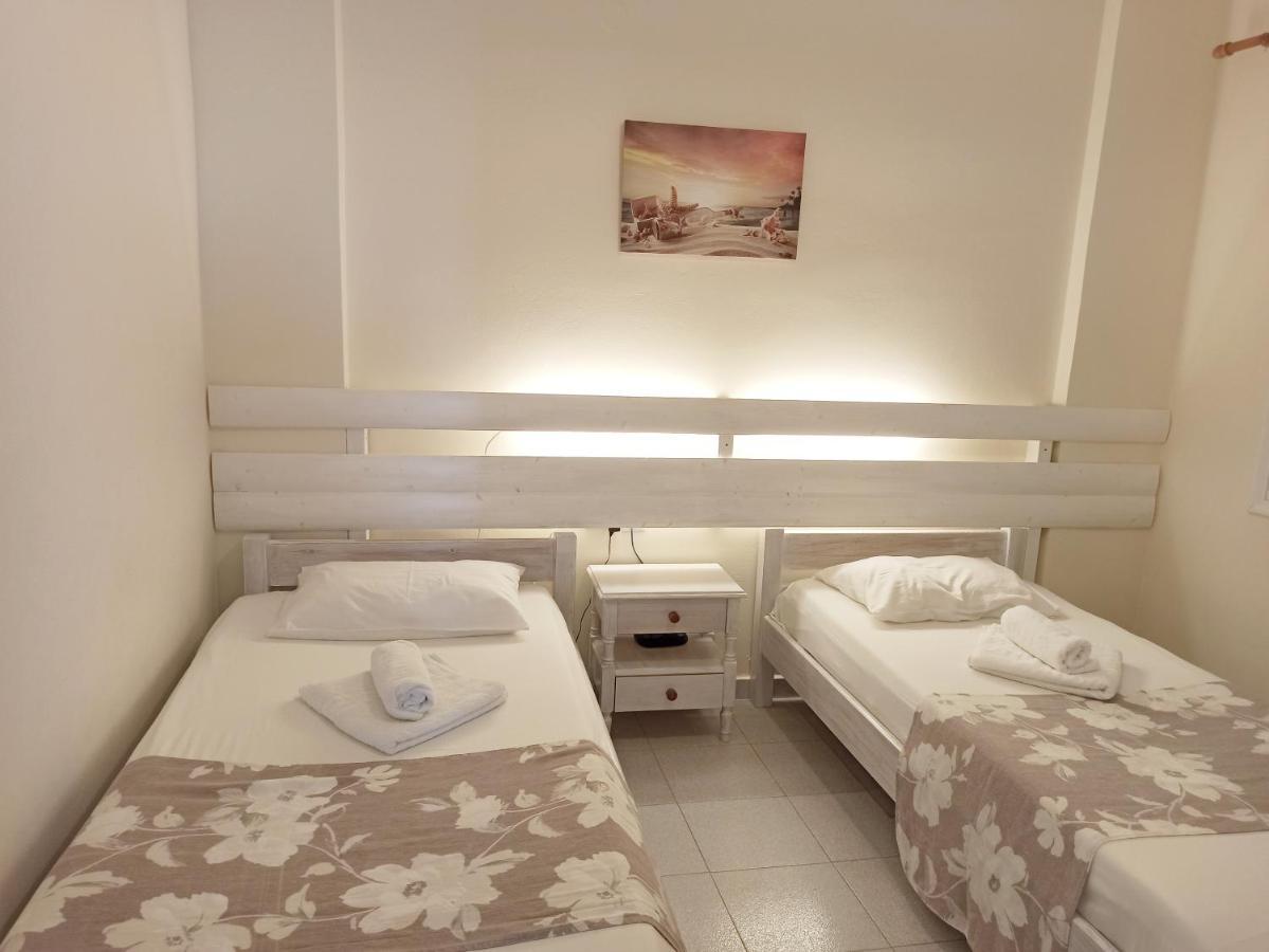 Peaceful Bay Hotel Megas Gialos - Nites Bagian luar foto