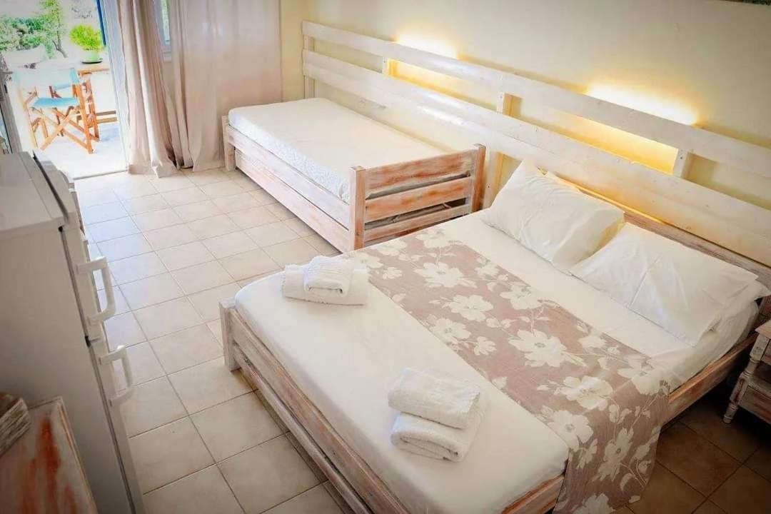 Peaceful Bay Hotel Megas Gialos - Nites Bagian luar foto