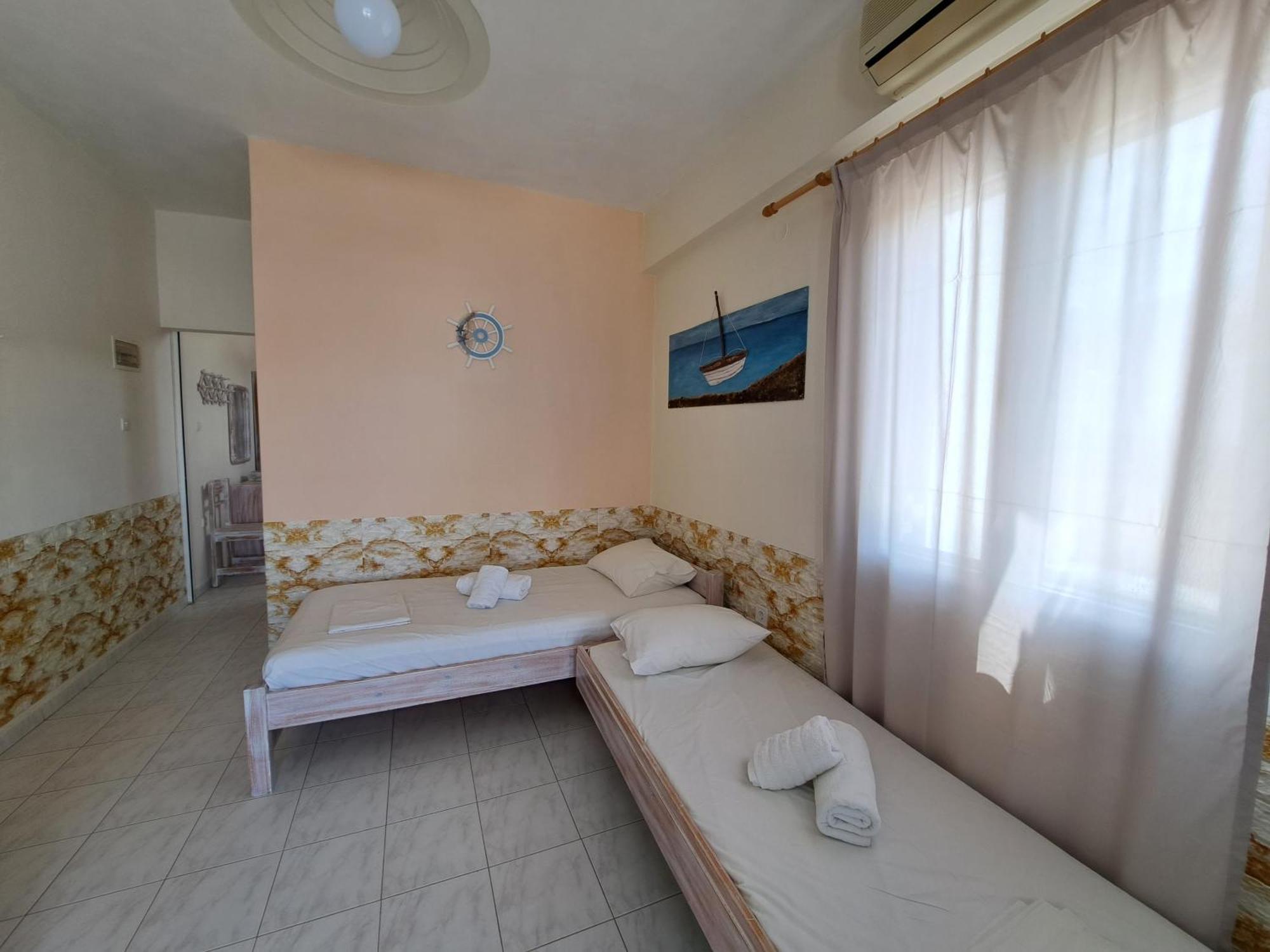 Peaceful Bay Hotel Megas Gialos - Nites Ruang foto